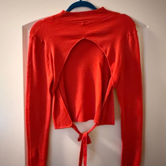 H&M Red Long-Sleeve Open-Back Knit Top - Picture 2 of 3
